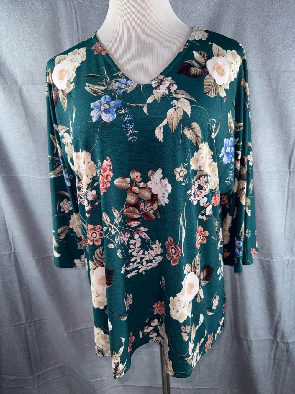 2572-Dear Scarlett Dark Teal Floral V-Neck Tunic